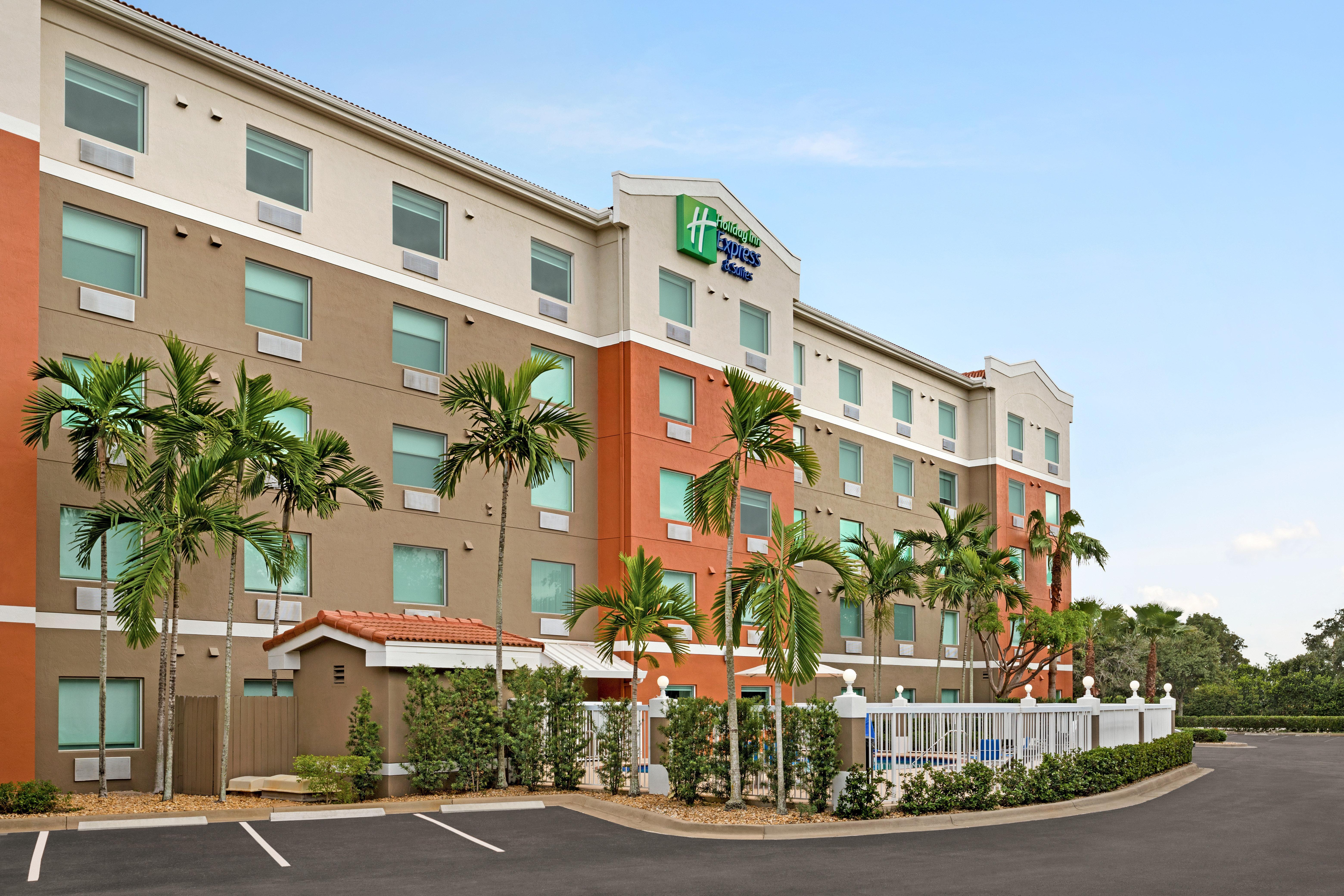 Holiday Inn Express & Suites Pembroke Pines-Sheridan St By Ihg Exterior foto