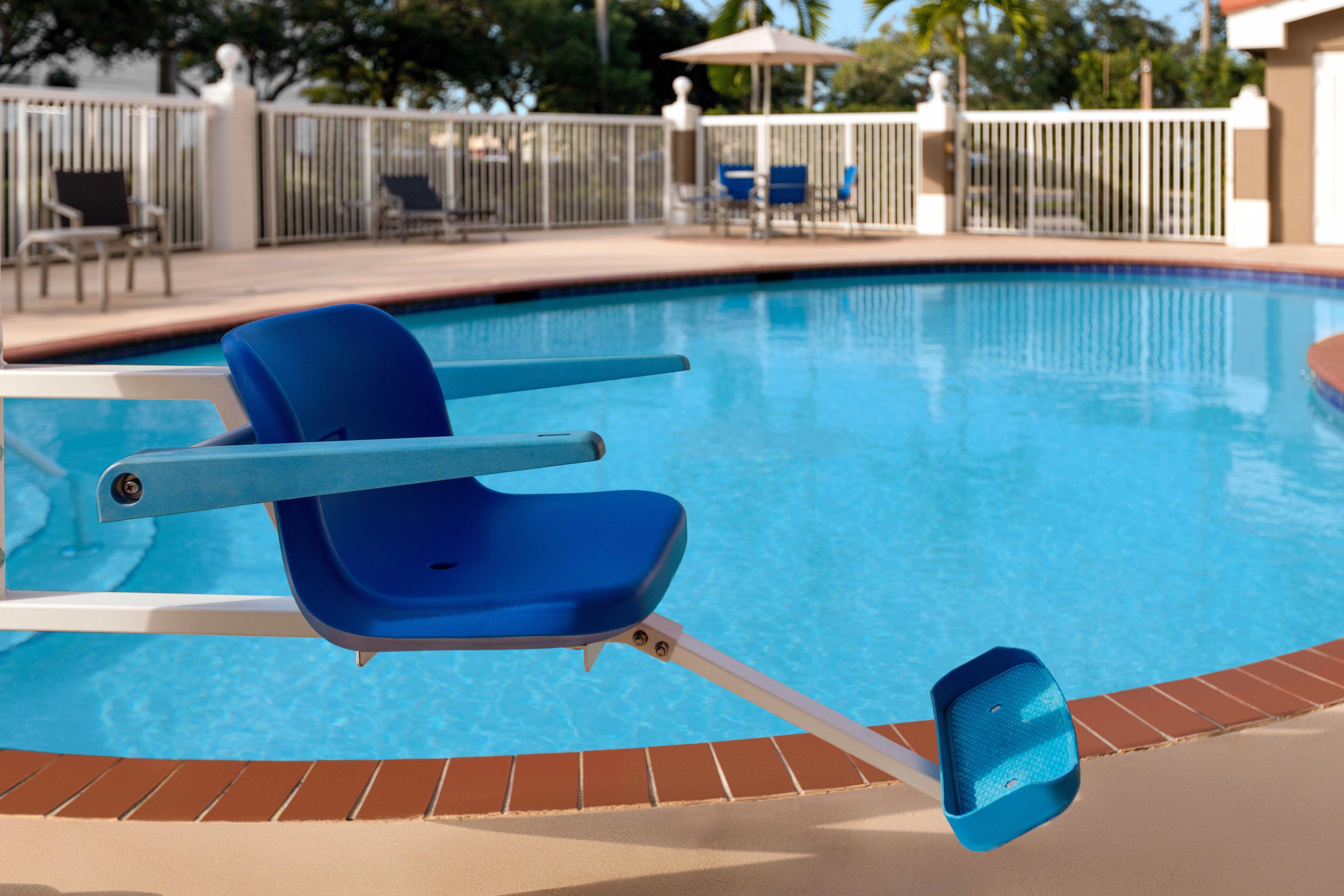 Holiday Inn Express & Suites Pembroke Pines-Sheridan St By Ihg Exterior foto